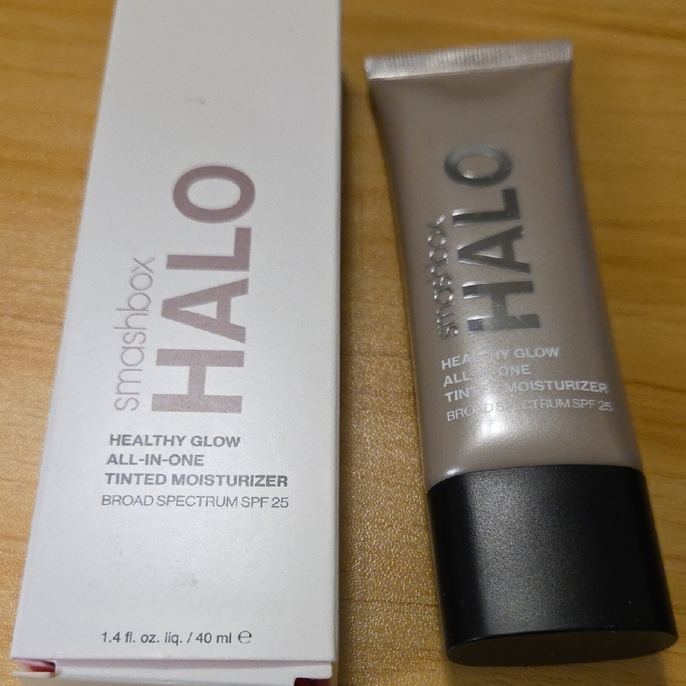 Smashbox Halo Tinted Moisturizer